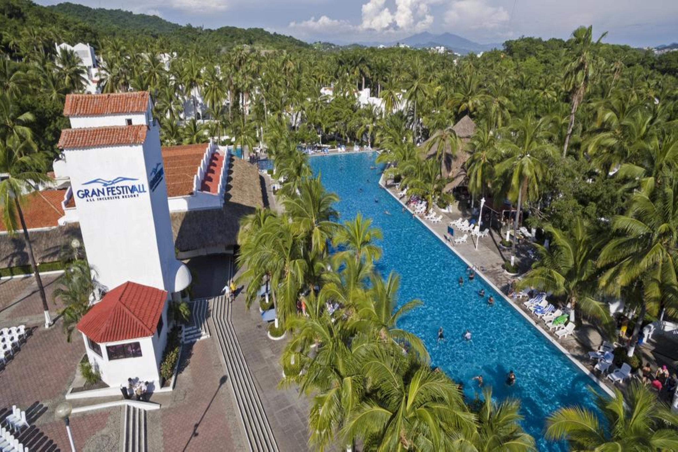 Tropical Hut disco - Picture of Gran Festivall All Inclusive Resort,  Manzanillo - Tripadvisor
